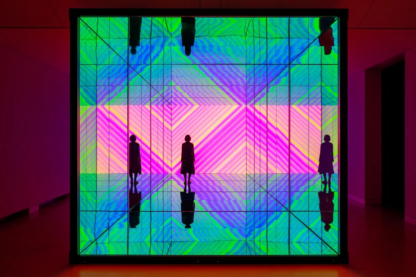 Combining a Sony 220-inch LED display with 3M dichroic film sandwiched between reflective glass walls creates an awe-inspiring kaleidoscopic rainbow of reflection. Photos: Ed Reeve