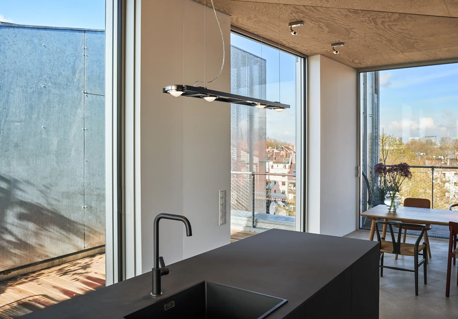 All Licht im Raum's luminaires are handmade in Solingen, Germany. Short distances to suppliers enable custom-made products to be produced at short notice. High-quality light, such as with the Ocular Spot and Ocular, comes as standard. © Udo Kowalski