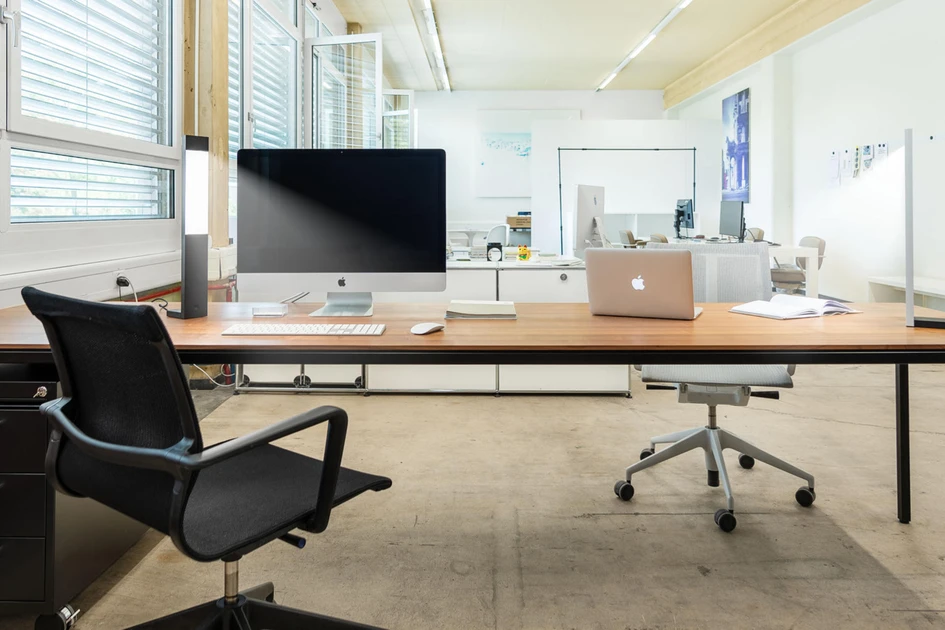 The Joker light from Regent Lighting gives desktops ‘the eyes’, projecting surprisingly defined light down onto the surface, without disrupting the eye line