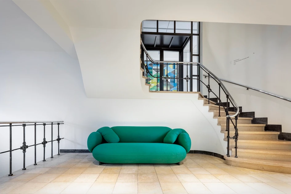Leolux LX was created to offer architects and designers the designs they need to realise commercial interiors' full potential