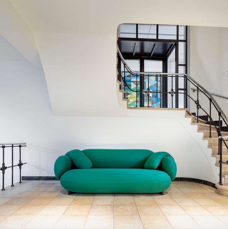 Lire l’histoire Leolux LX empowers expression