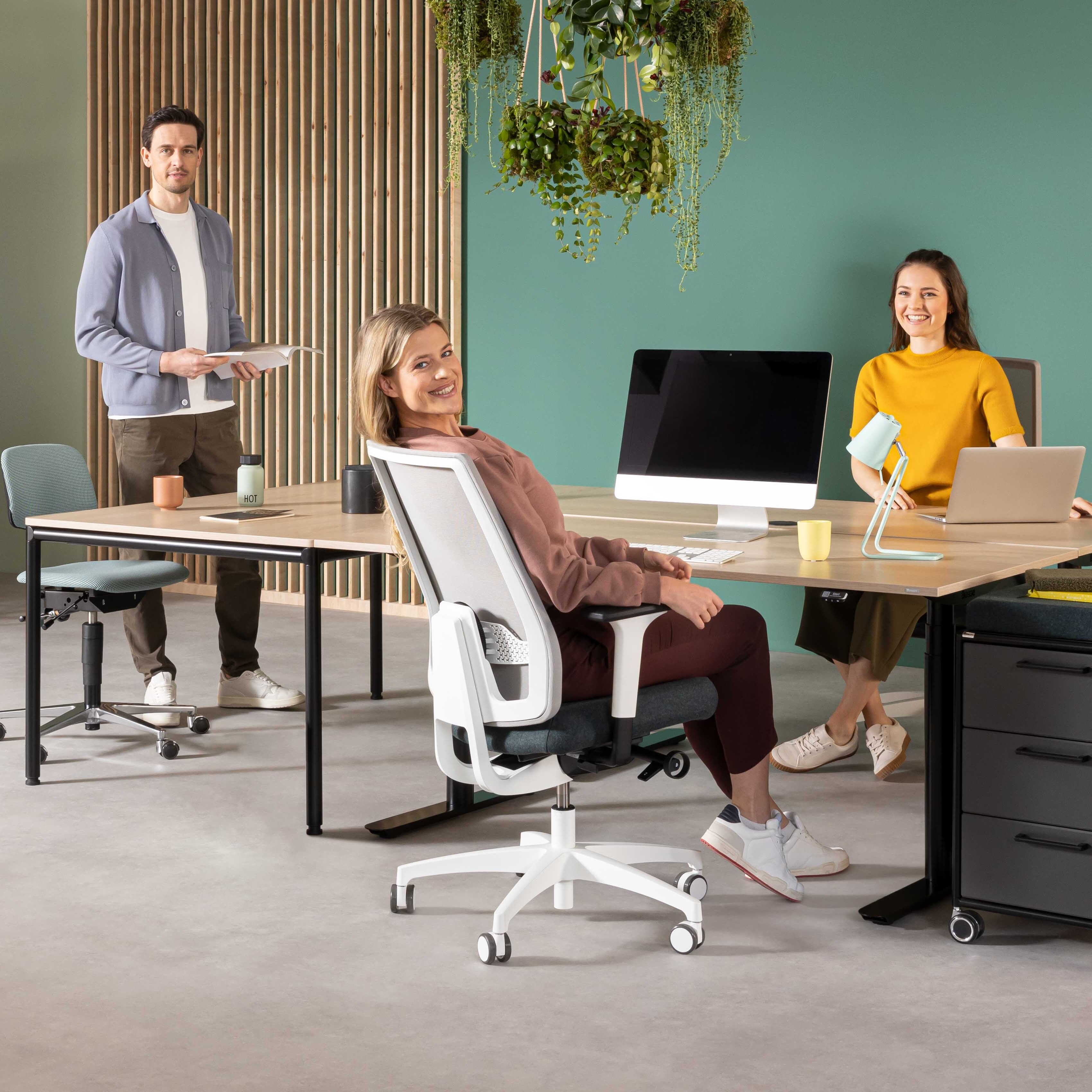 Read story Dauphin's Indeed: the office chair inspired by sleeping comfort