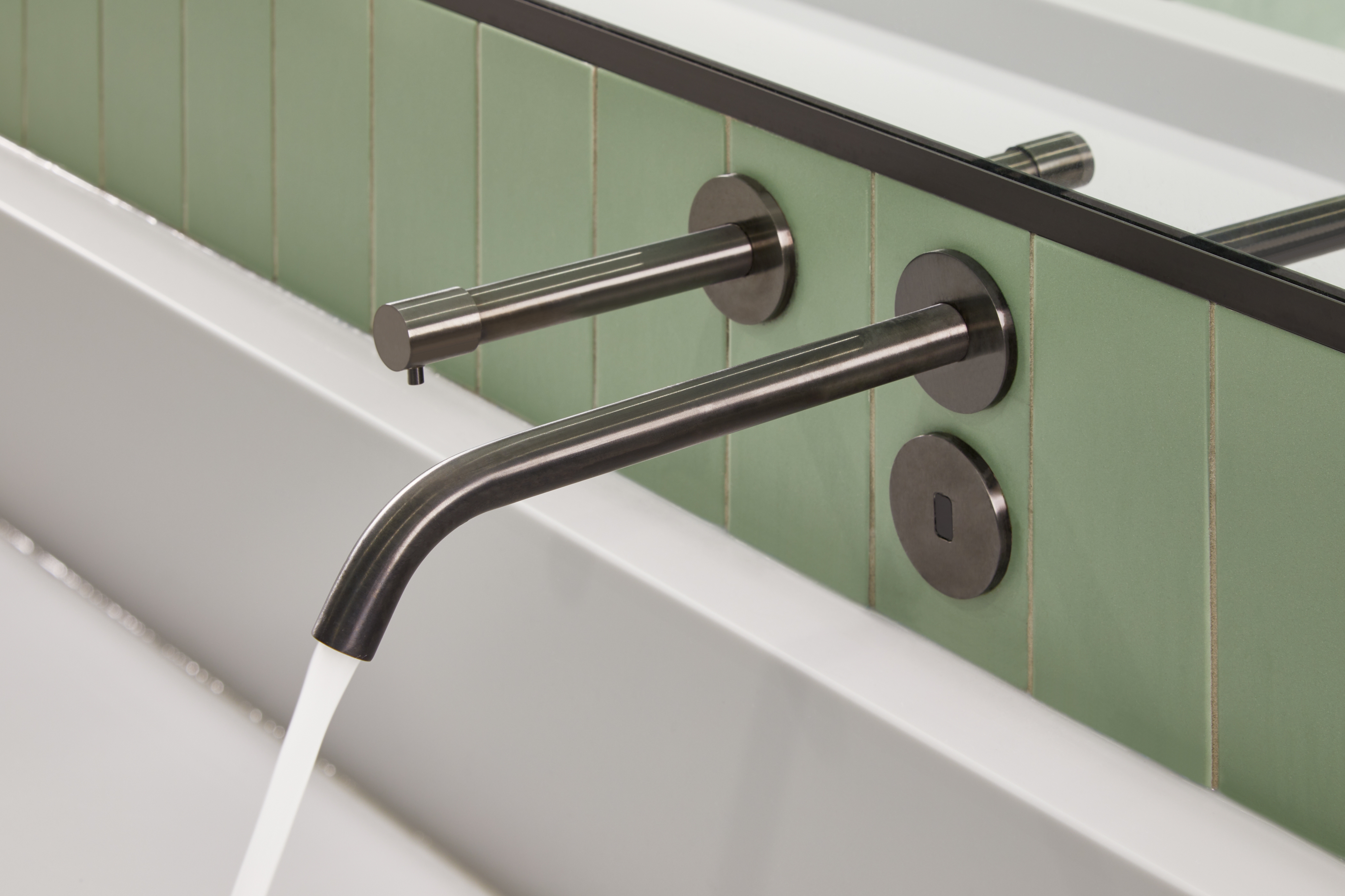 Die minimalistischen Designs der Wasserhähne und Seifenspender der Radius Kollektion von The Splash Lab werten die Ästhetik jedes Badezimmers auf