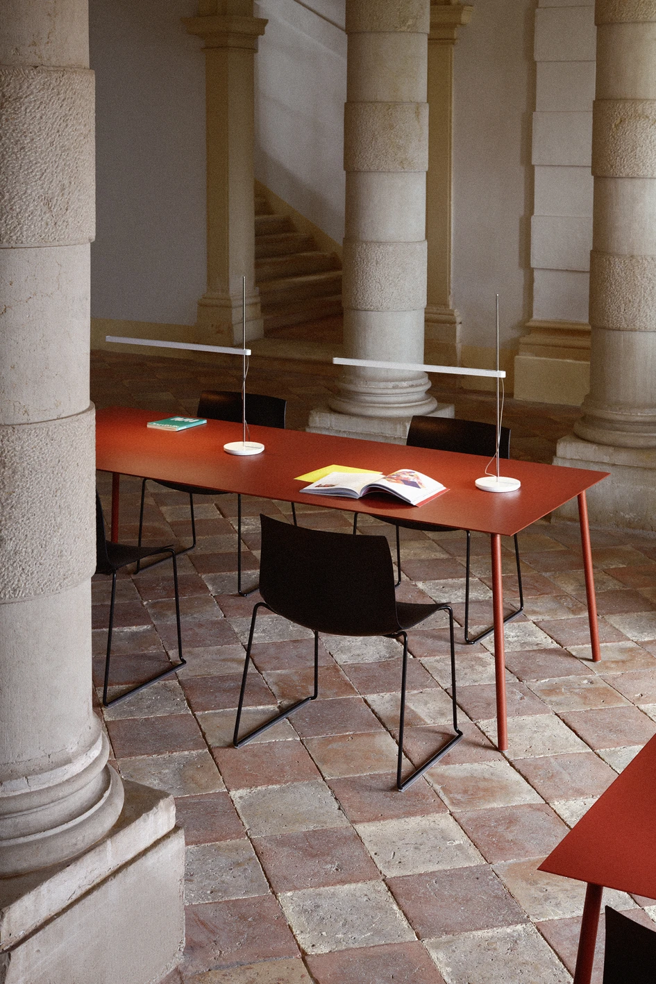 Catifa Carta not only blends perfectly with any interior, but it also represents a significant step forward in sustainable design. Photos: Alberto Sinigaglia