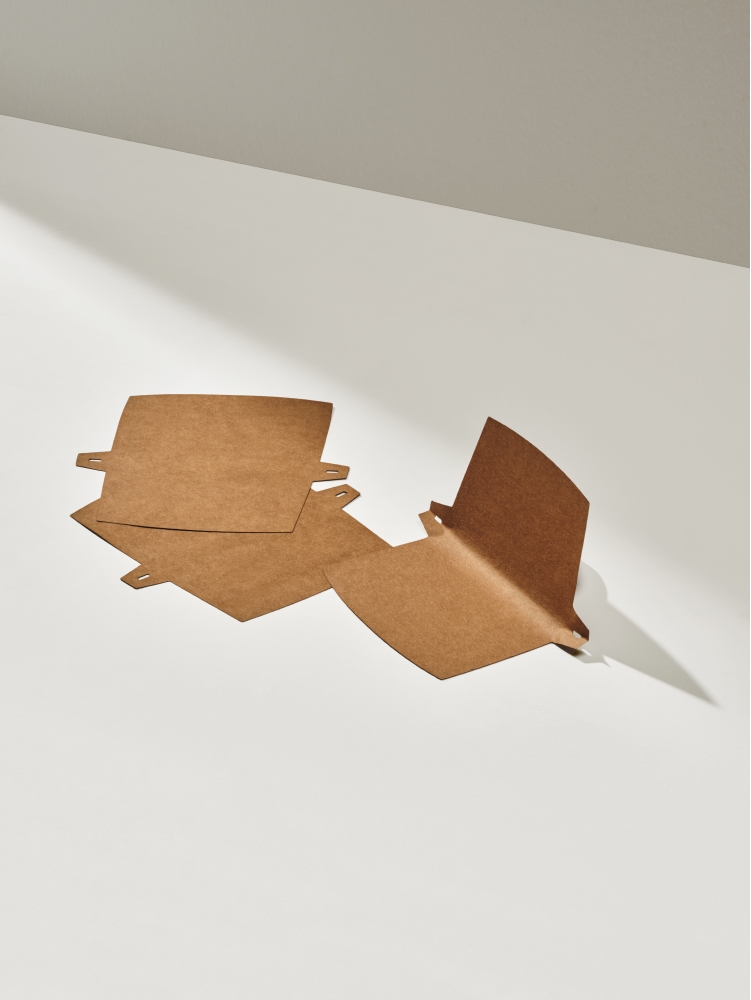 Catifa Carta is made of PaperShell, a unique material composed of 29 sheets of paper and a natural resin binder. Photos: Salva Lopez