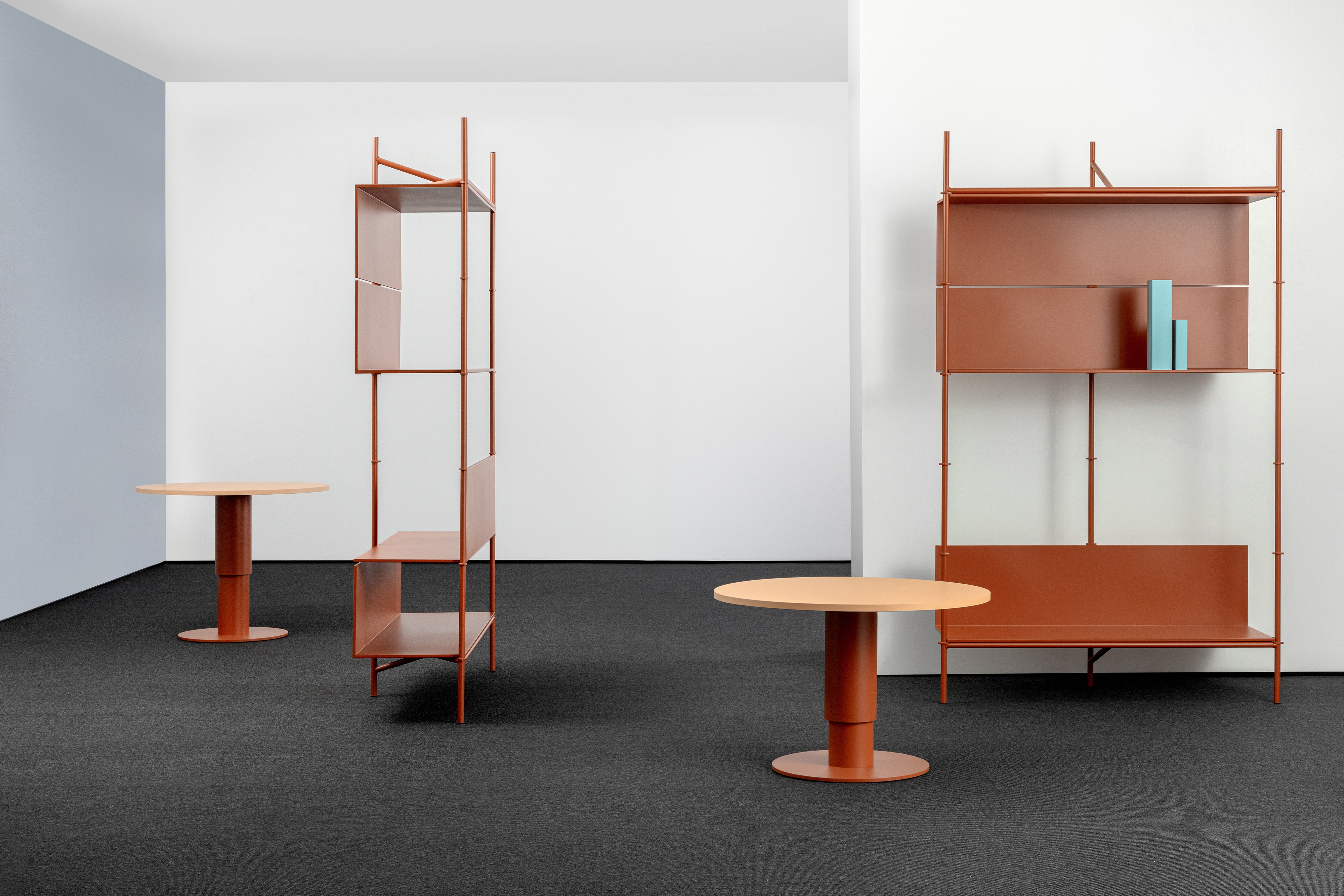 With Laviani’s  modular bookcase system Elle, L-shaped, bent-metal profiles form various shelving options to meet individual space needs