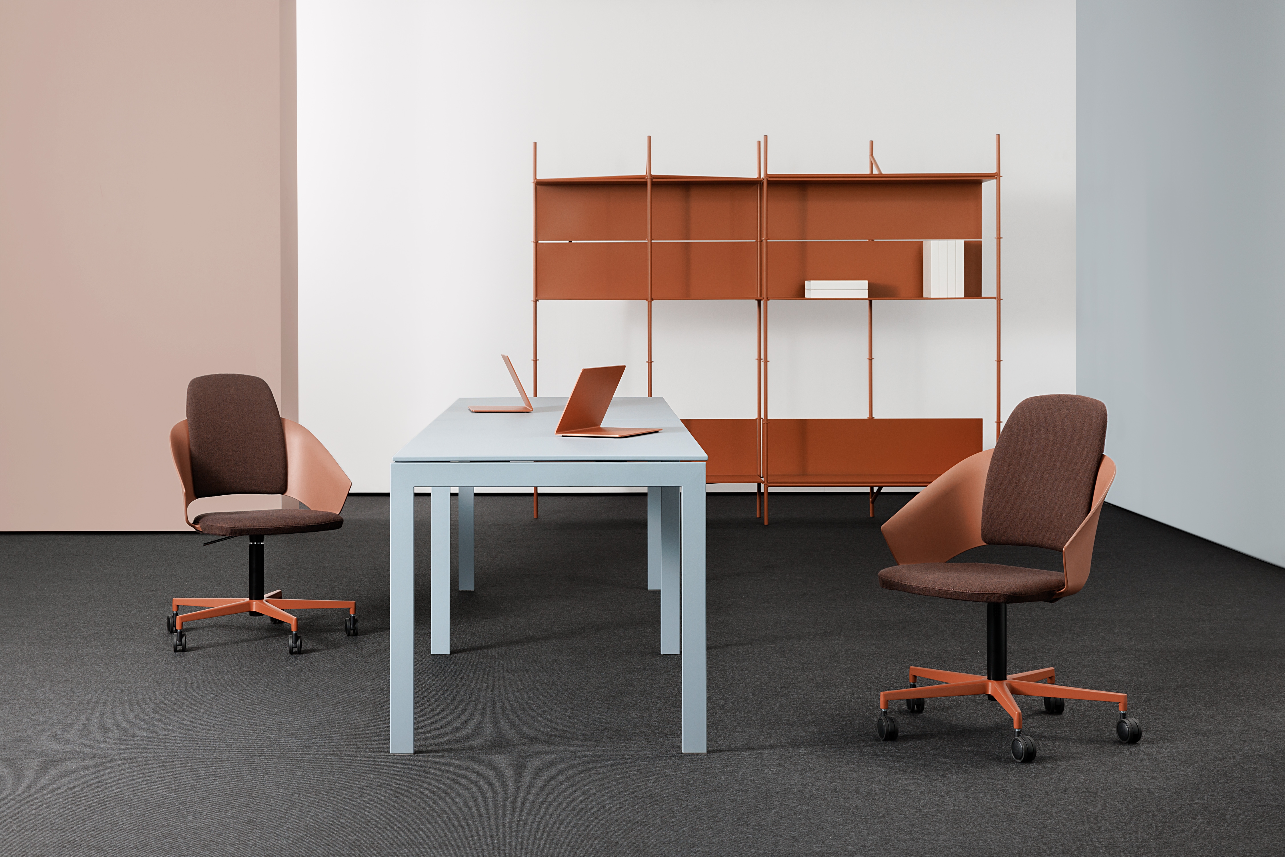 Mara’s Icon High Back chair, designed by Ziliani, is an extended version of the Icon collection, featuring a polypropylene shell and a high, padded backrest and seat cushion