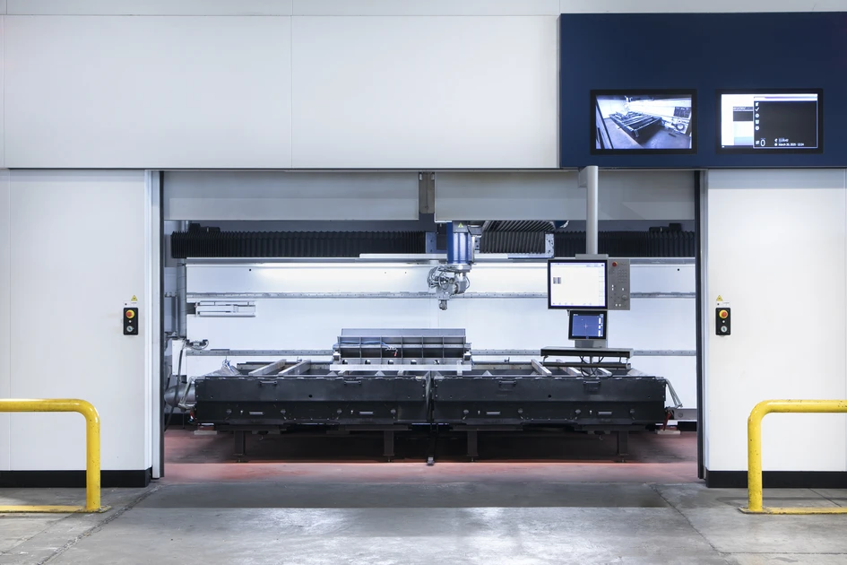 Mara’s factory features state-of-the-art machinery, ensuring precise, high-quality production