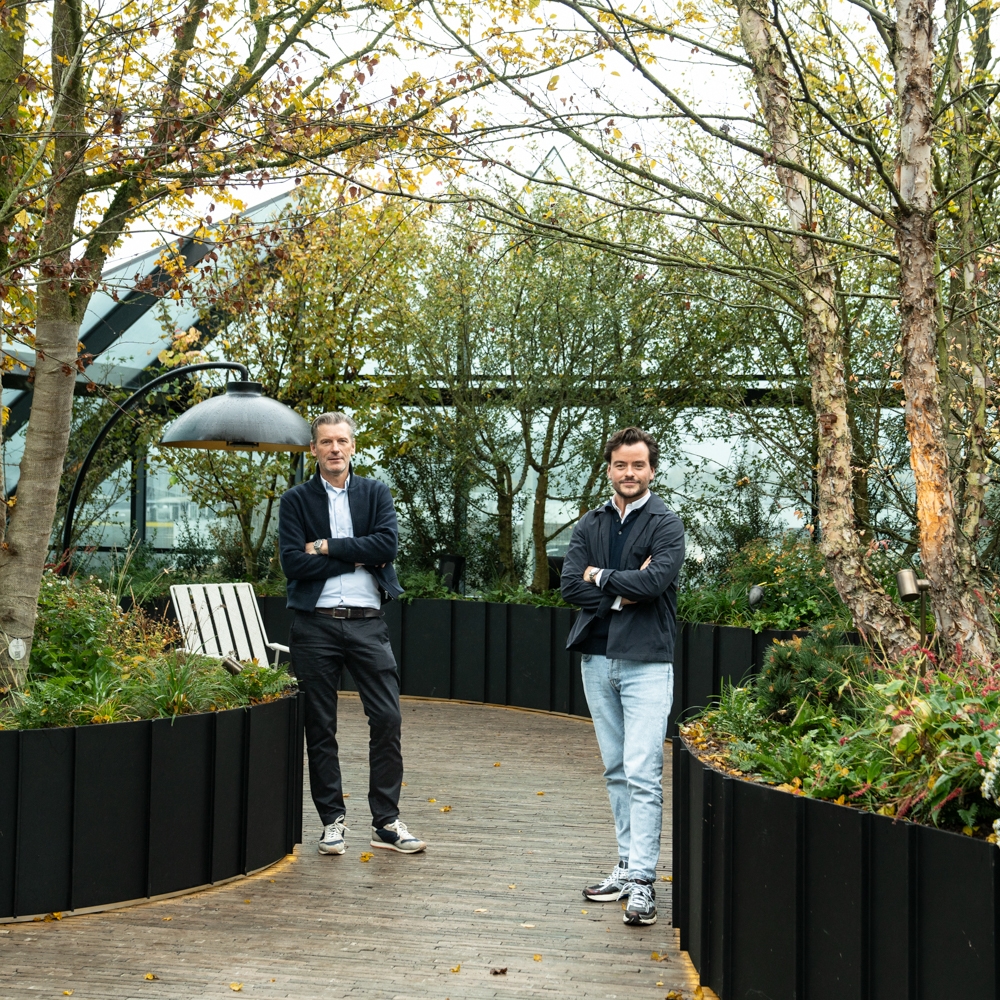 Leggi la storia People who live in glass houses: Royal Botania