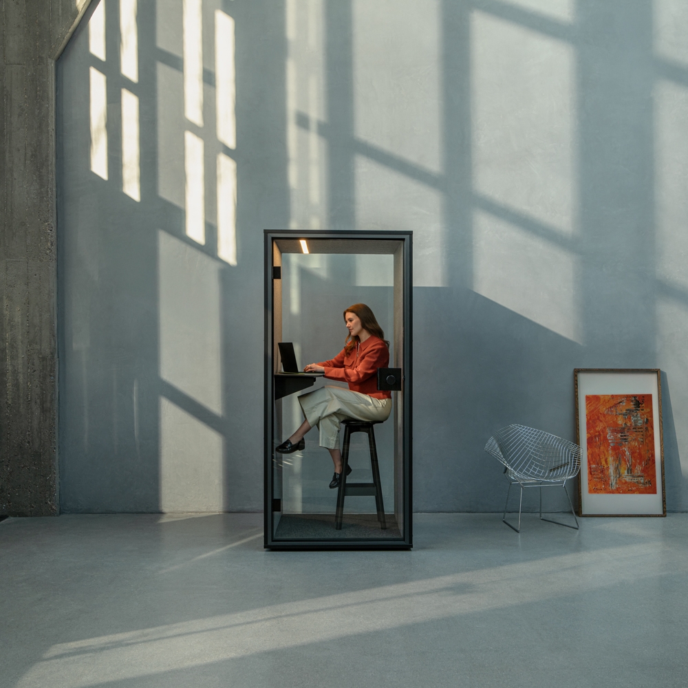 Read story Disruptive chaos or Berlin Acoustics: How silence speaks louder in office design