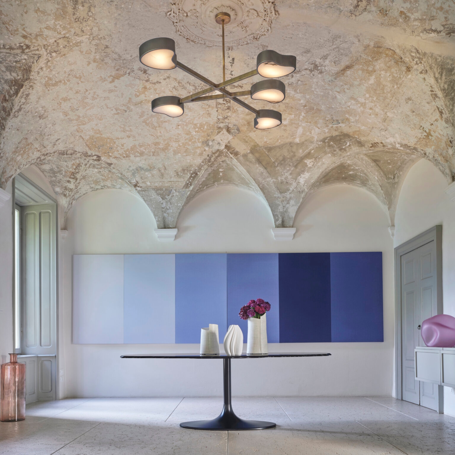 International perspectives are represented through spotlights on countries such as Brazil (top) or Italy (bottom). Photos: Courtesy of Bell'Arte (top) & Gaspare Asaro SRL (bottom) 