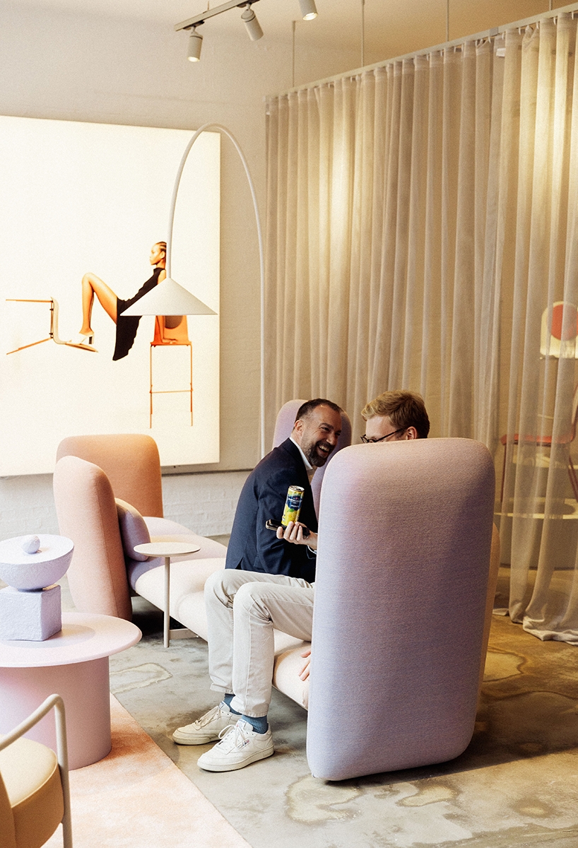 B&T proudly presents its new showroom, envisioned not just as a display space, but as a collaborative environment for designers, architects and clients