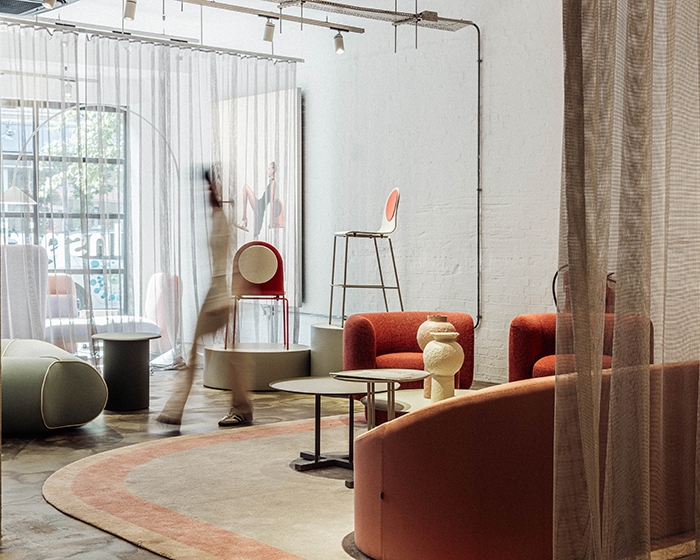 By positioning its latest collections within this context, B&T signals a direction that is outward-looking yet deeply personal