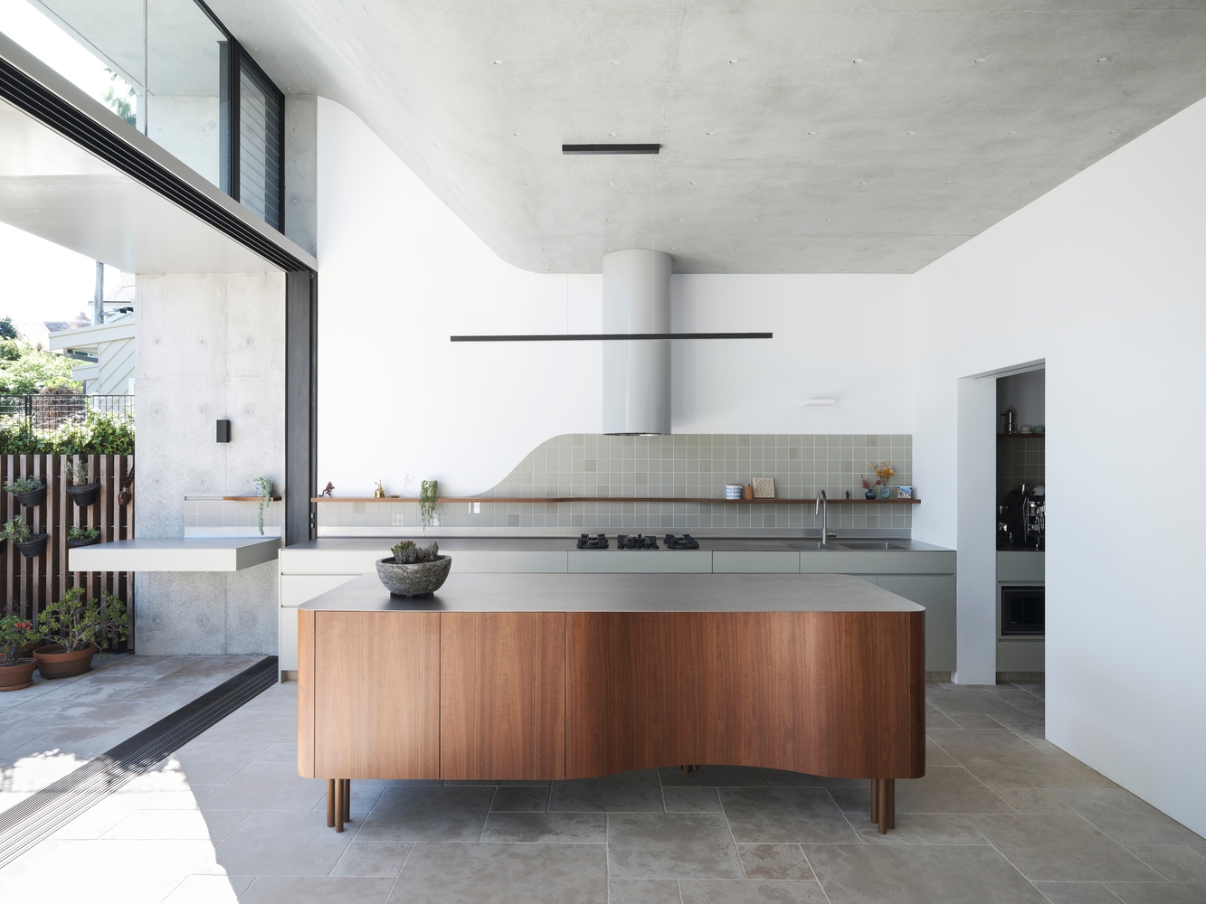 Hidden Garden House / Sam Crawford Architects. Photo: Tom Ferguson