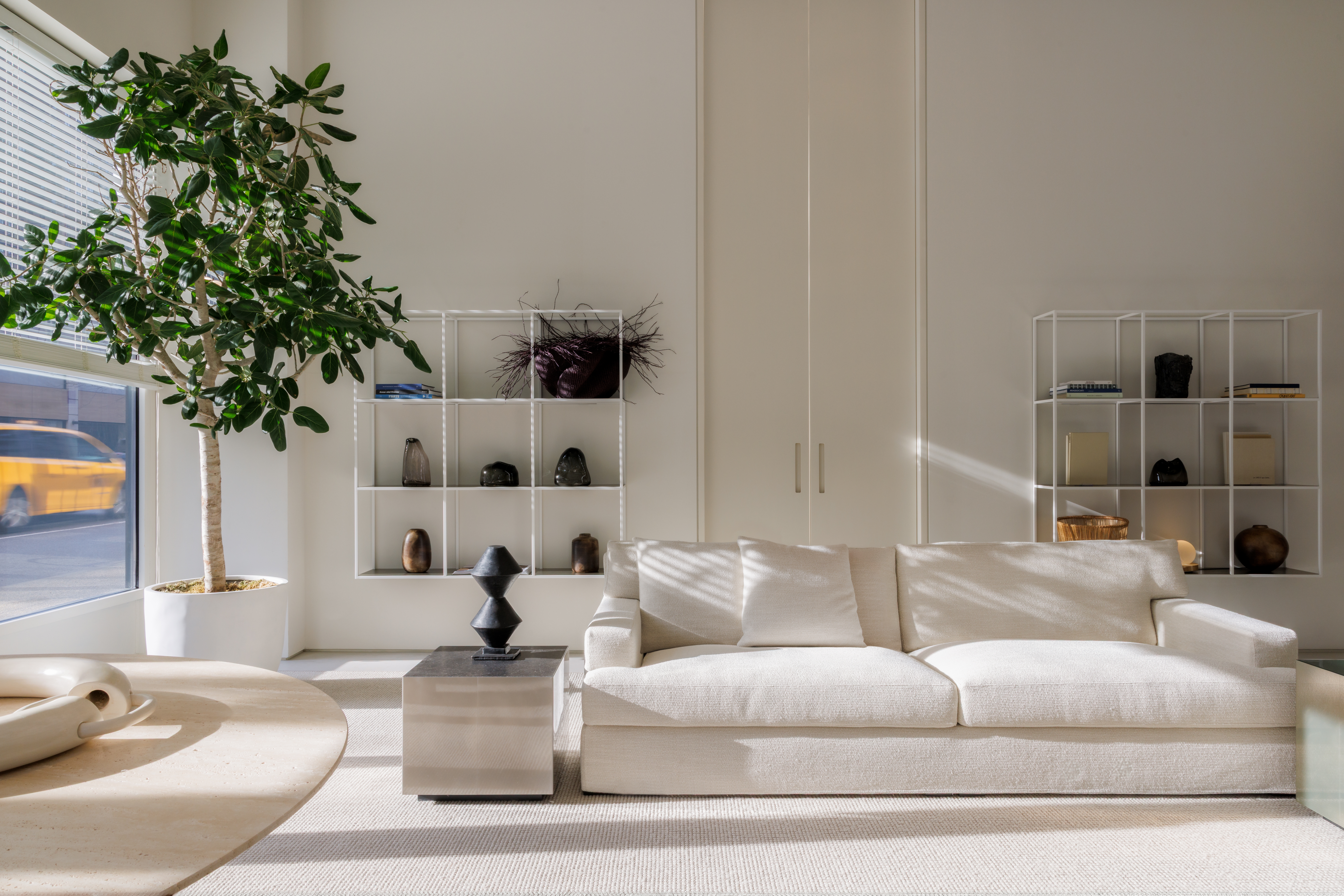 Read story A fresh touch of white at the Meridiani Store in NY