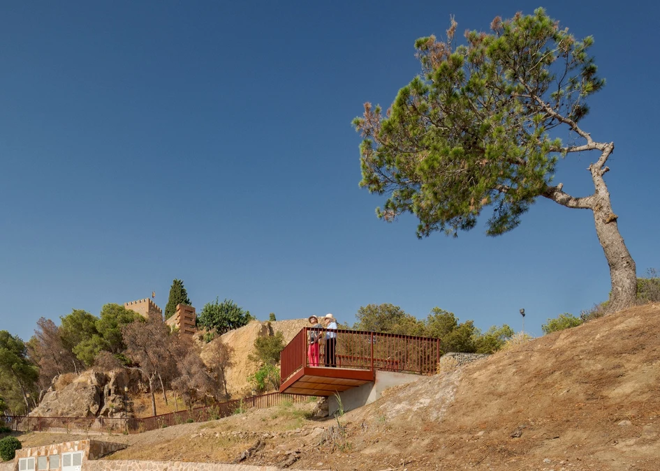Terraced gardens, stone steps and panoramic outlooks: Terral Arquitectos have revived an old slope beneath fortress walls to link neighbourhood, nature and heritage. Photos: © Fernando Gómez Mateos