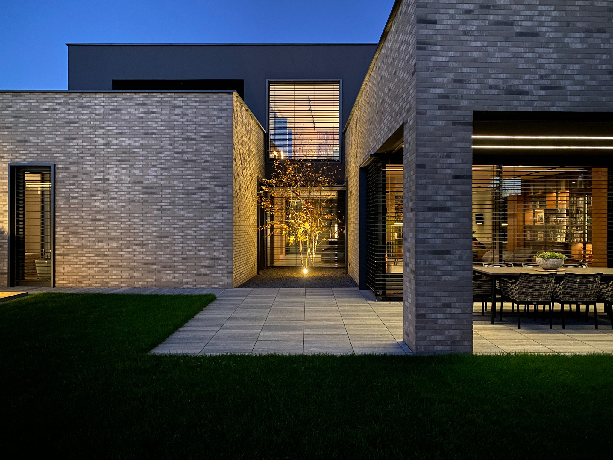 Leer la historia House NB: a porcelain stoneware dream home