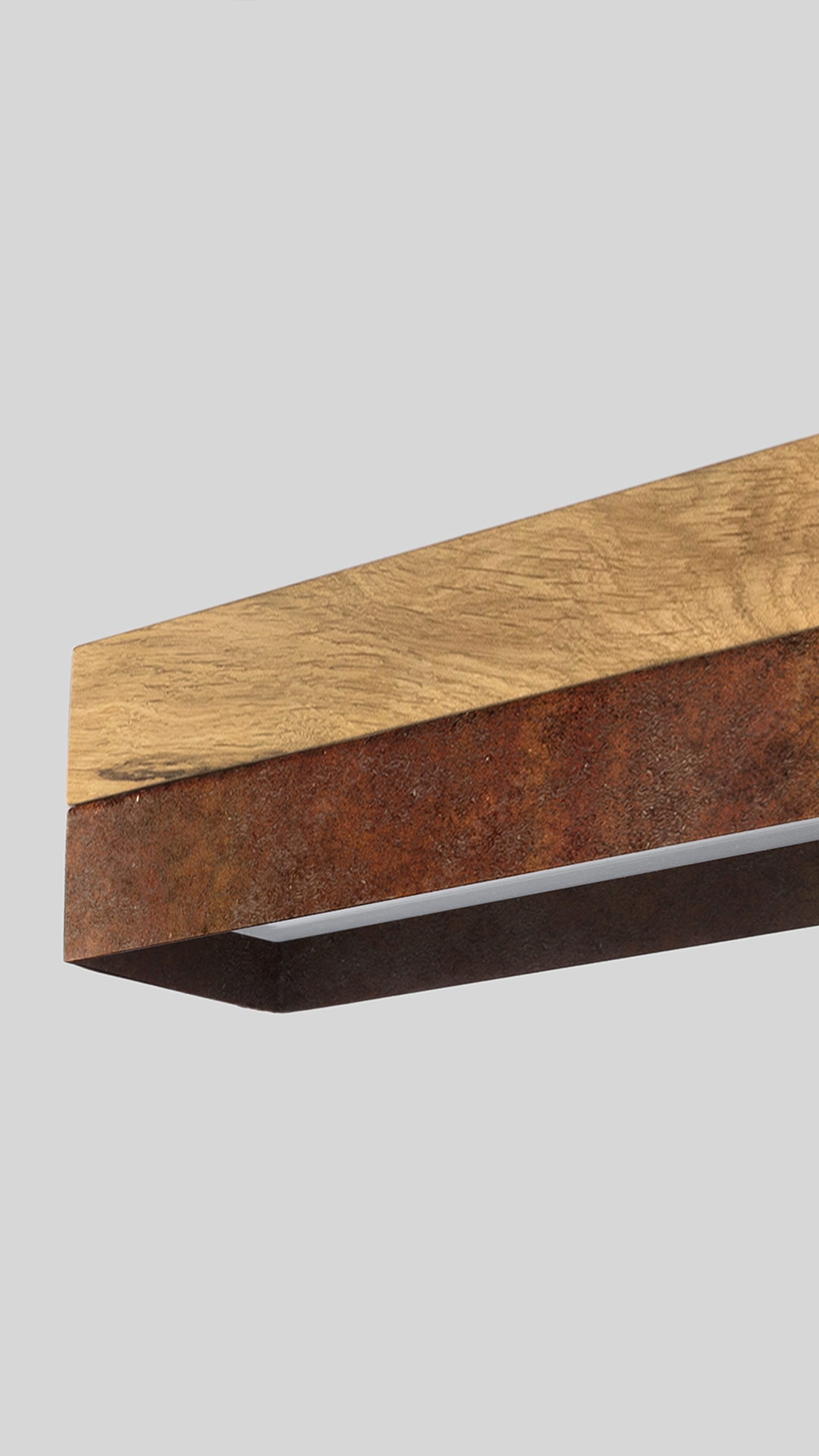 Design mit Haltung. Länge, Material, Oberfläche, Lichtfarbe und Kabel individuell konfigurierbar. Keine Massenware – jede Leuchte ein handgefertigtes Unikat.