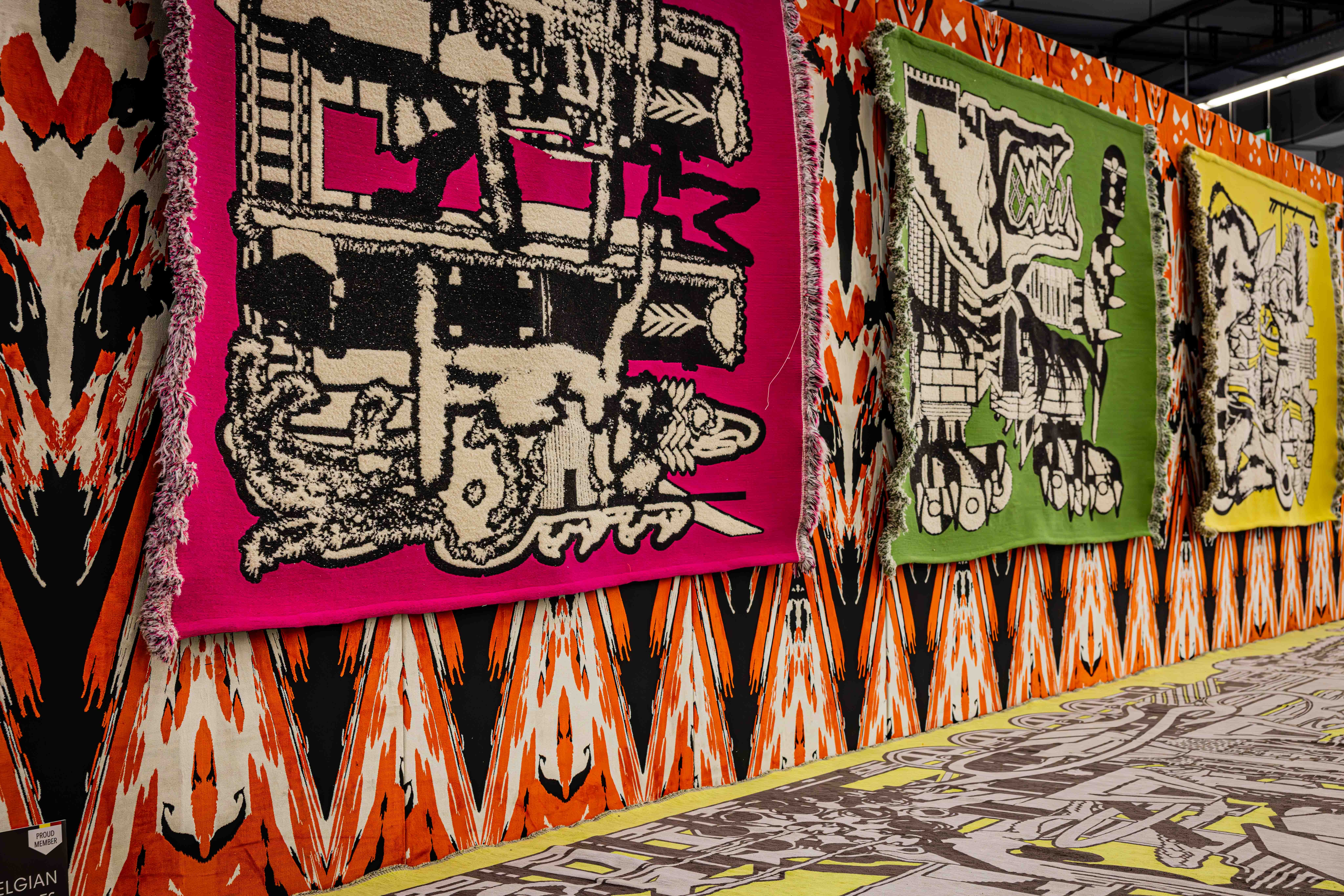 Erfahre mehr über die Geschichte Ein dicht gewebtes Programm