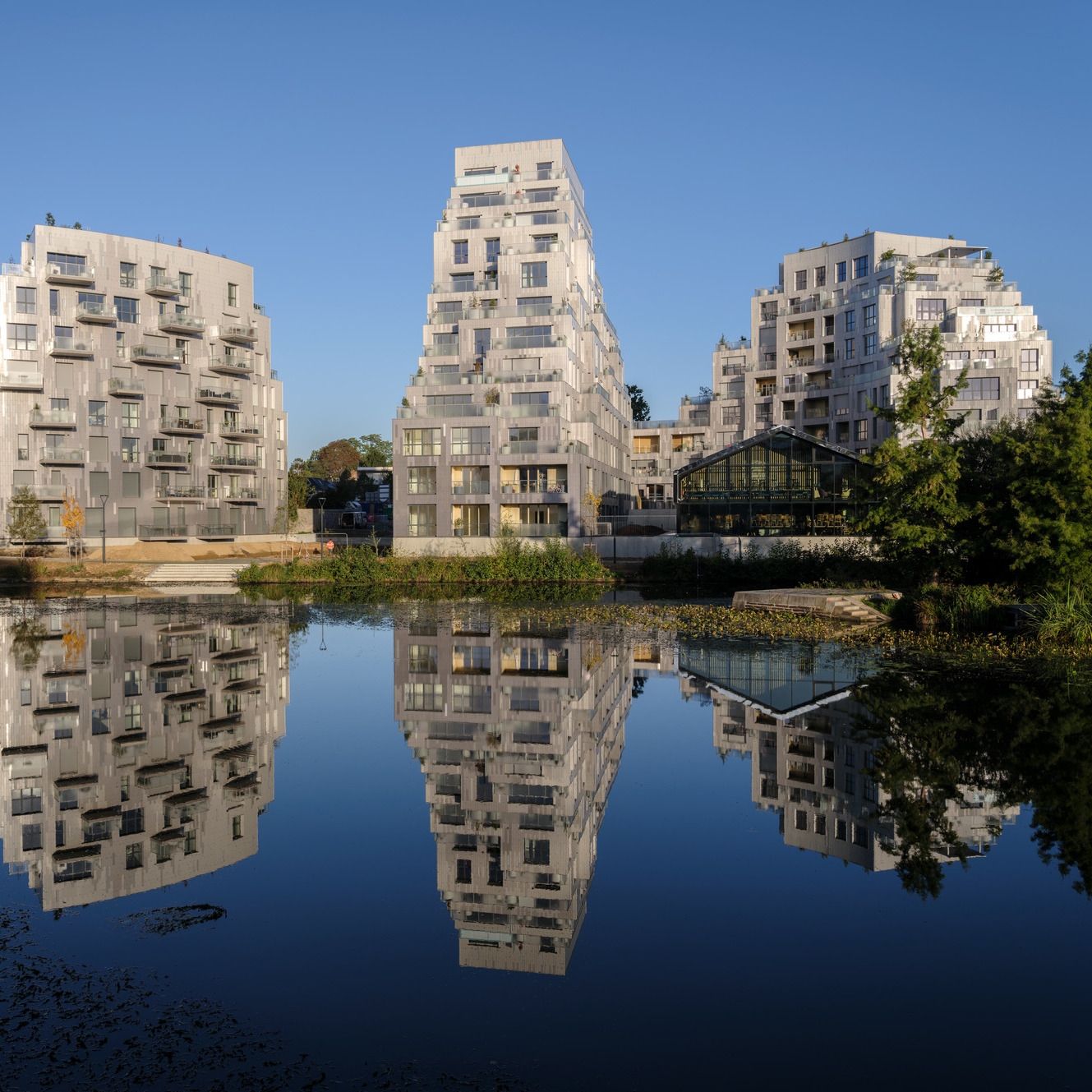 Read story Ilot de l’Octroi – Landscape in the light