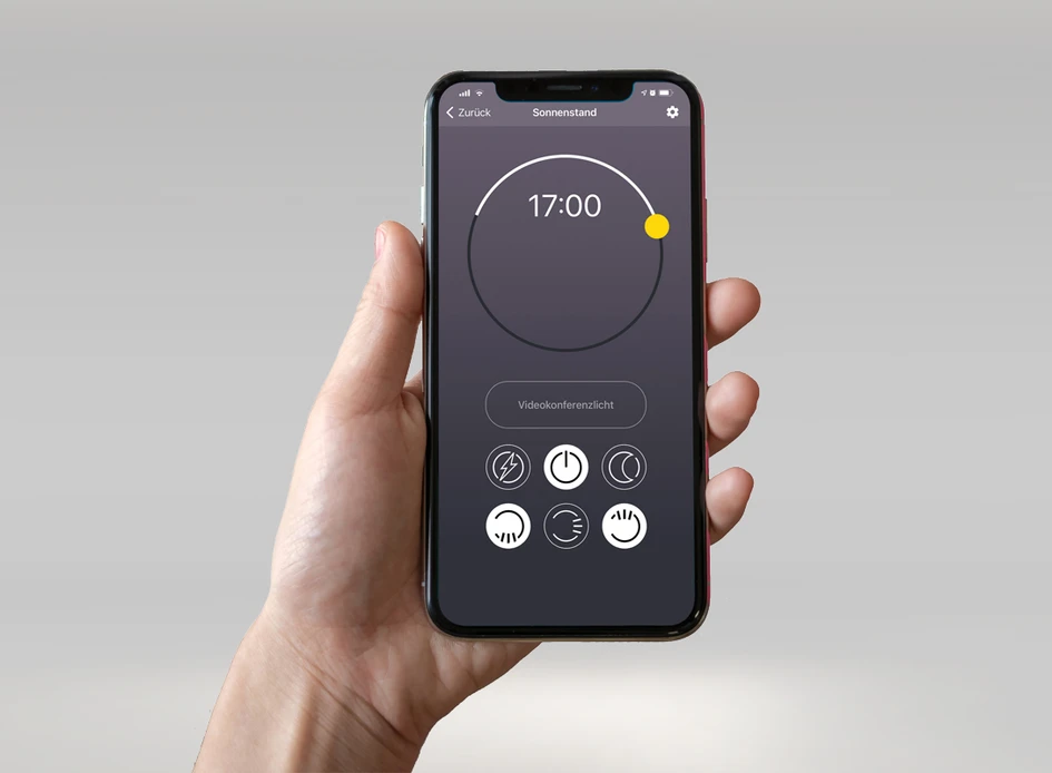 Human-centric lighting: software automatically controls the various lighting modes, but in addition to buttons on the luminaire head, users have full control via app, e.g. for a temporary energy boost with the flash function