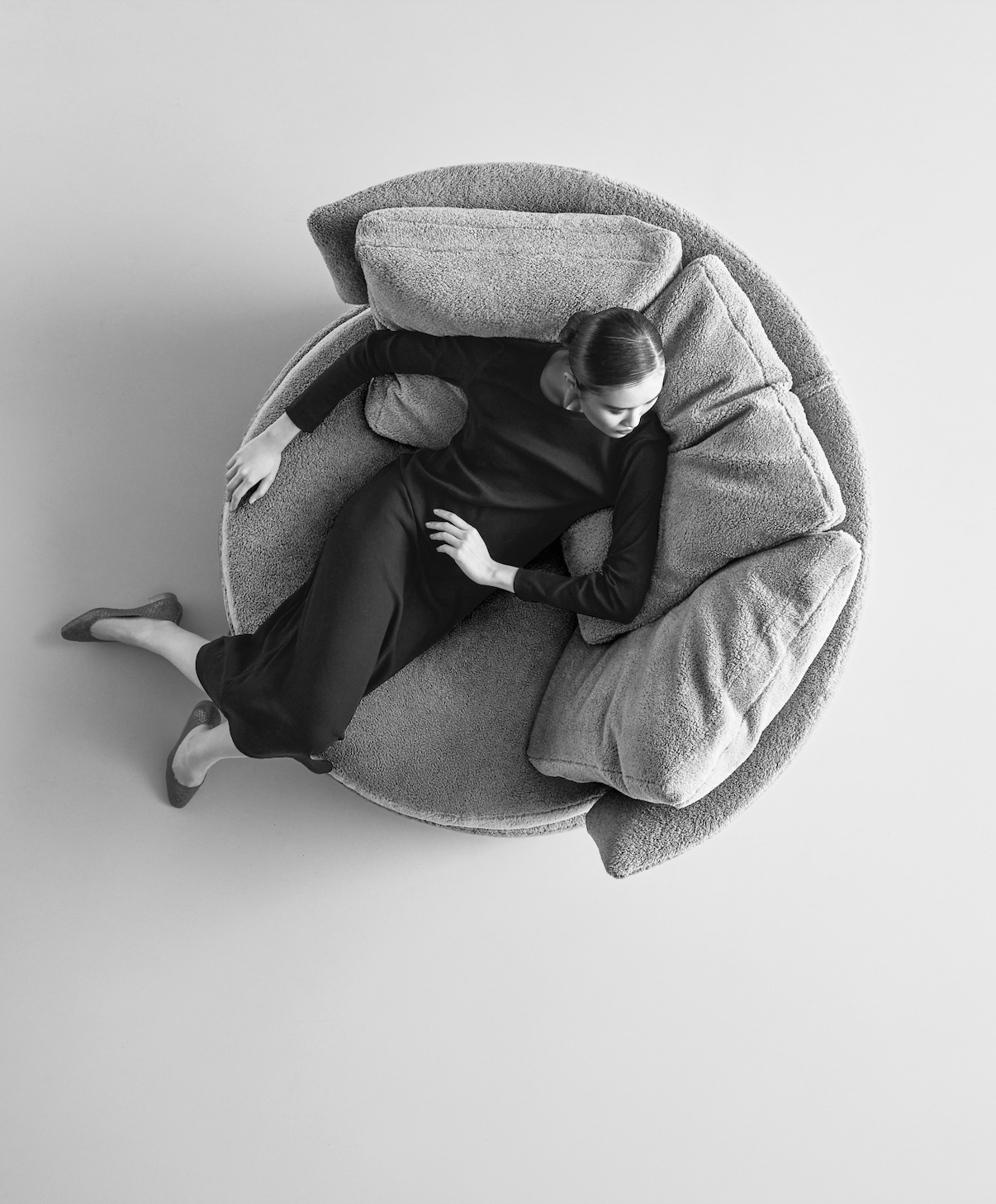 Das ikonische Sofa Amoenus Soft ist raffiniert und bequem und seit 2020 auch in einer kleineren Version erhältlich