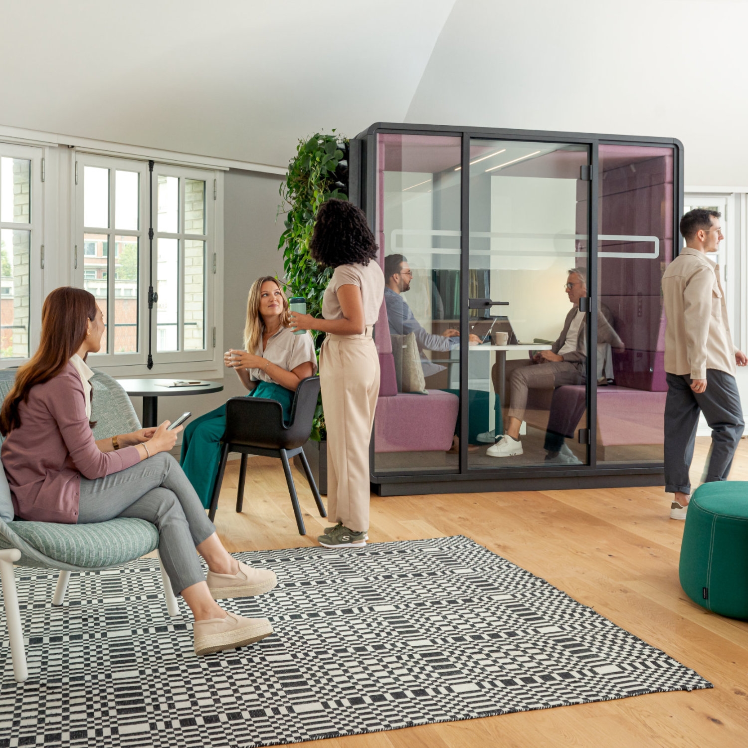 Lire l’histoire Haworth: Sounding out the importance of office acoustics