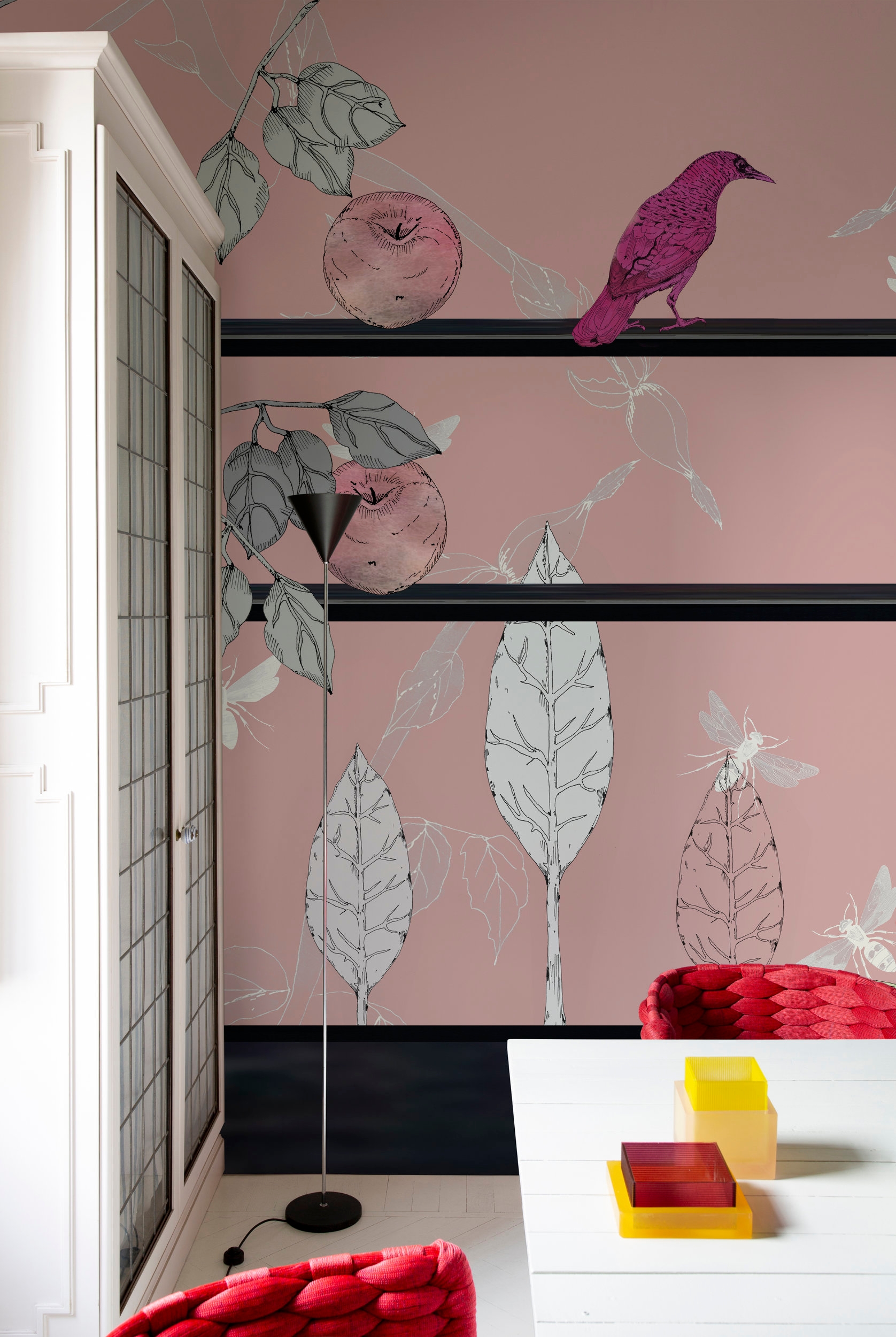 Also from the ‘Virtual Aesthetic’ mood, the painterly floral ‘Gelsomino Notturno’ by Anna Vermiglia De Carlo and the pink ‘Jeu de pommes’ wallpaper by illustration studio The Elusive Otter