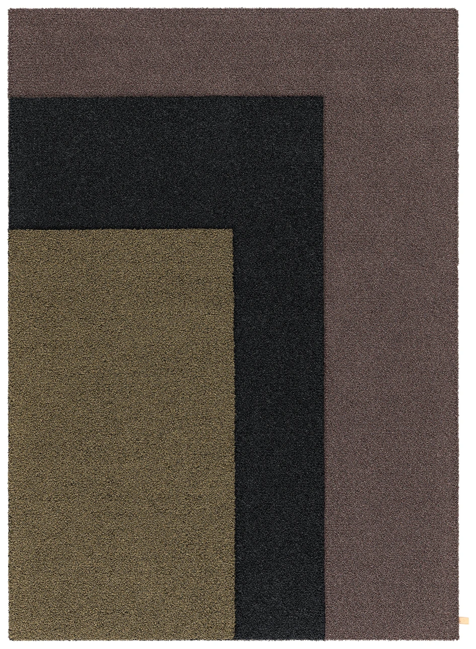 Kasthall manufactures the rugs using premium wood and linen to create a surface with textural depth that is hard-wearing yet soft and comfortable