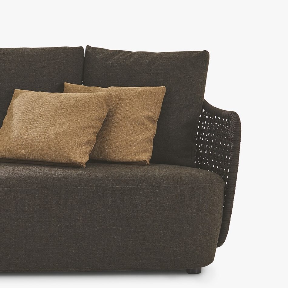 Read story Poliform's Mad Out collection invites us to spend time under the stars