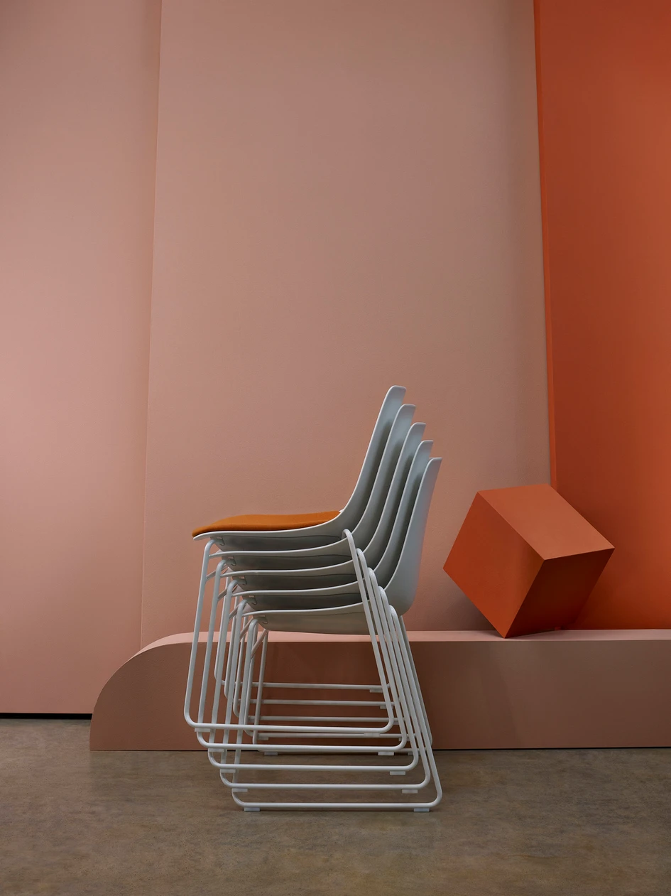 Boss's Ola family includes a broad variety of options, not only when it comes to material and colour choices but also in terms of formats for a diversity of different functional spaces