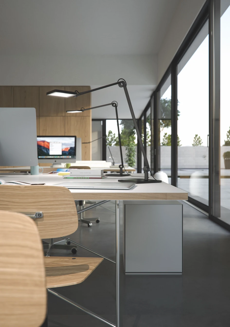 Para.mi provides pleasant, individually adjustable extra light in the workplace