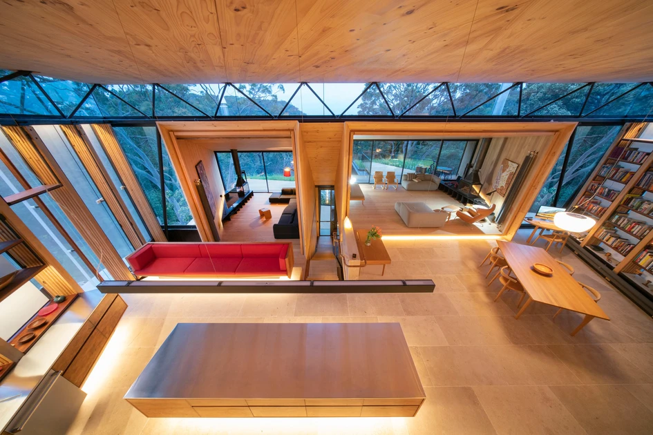 The Seed House steps down the hill to create as many viewing points as possible. Photos: Courtesy of fitzpatrick+partners (top), Ben Guthrie (middle) and John Gollings (bottom)