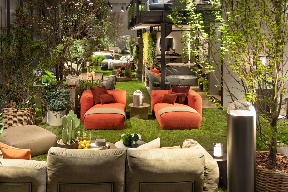 As textiles evolve technically to meet the demand for outdoor sofas to look and feel like those that soften our interiors, boundaries blur. Flou’s Fiocco sofa, seen here, has crossed the threshold