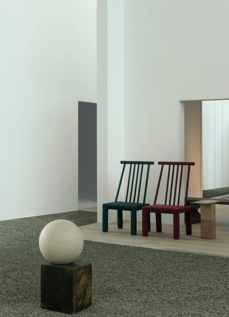 Natürlich werden auch Designtalente aus der näheren Umgebung grosszügig im Shanghai World Expo Exhibition & Convention Center vertreten sein, darunter die Wohndesignmarke Jianze (mitte) und der Möbeldesigner und -hersteller U+