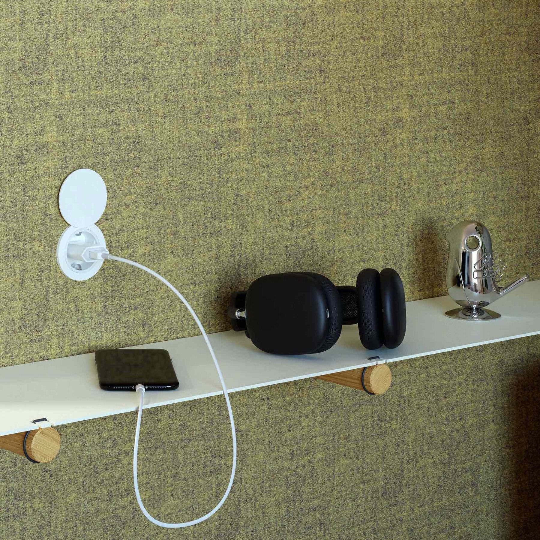 Erfahre mehr über die Geschichte Sound of Silence: die PALMBERG Intelligence Series