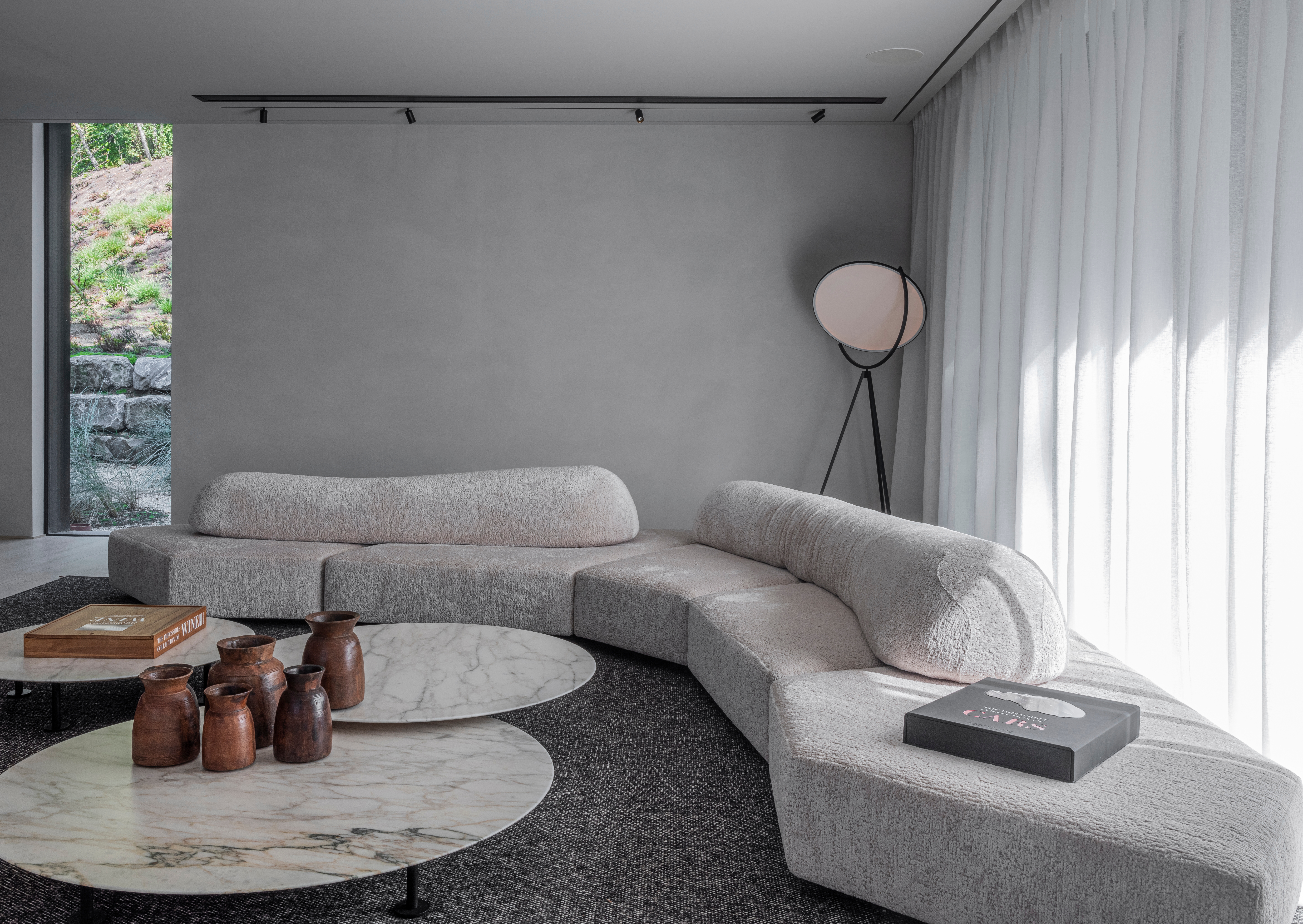On the Rocks, launched in 2004 and designed by Francesco Binfaré, is the ultimate freeform sofa – free of any rigid structure, it is organic and open to many possible formations for maximum pleasure