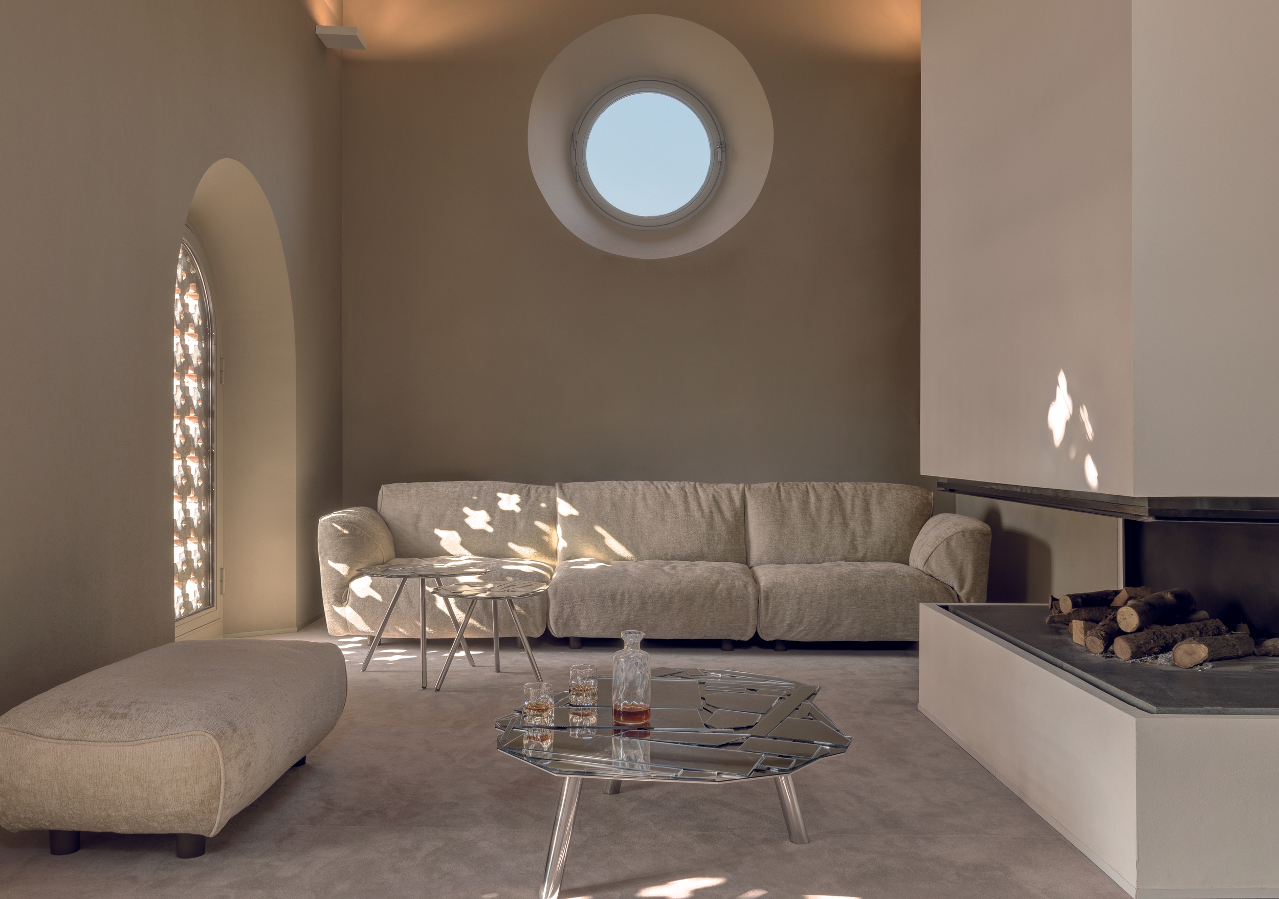 The smart cushion enables backrests and armrests to be adjusted smoothly with gentle pressure; pictured here the Standard (above) and Grande Soffice (below) by Edra