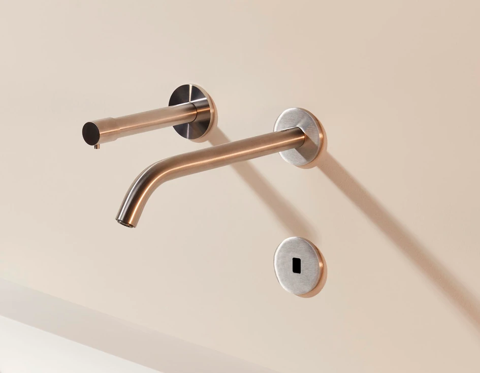 The sleek and minimal Radius collection elevates traditional utilitarian fixtures through its use of a 30-degree angled spout and proportions based on the Golden Ratio