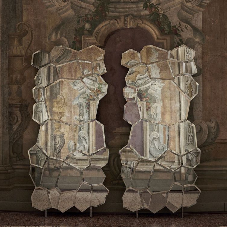 Lees storie Transcending reflections: Edra’s Jubilé mirror