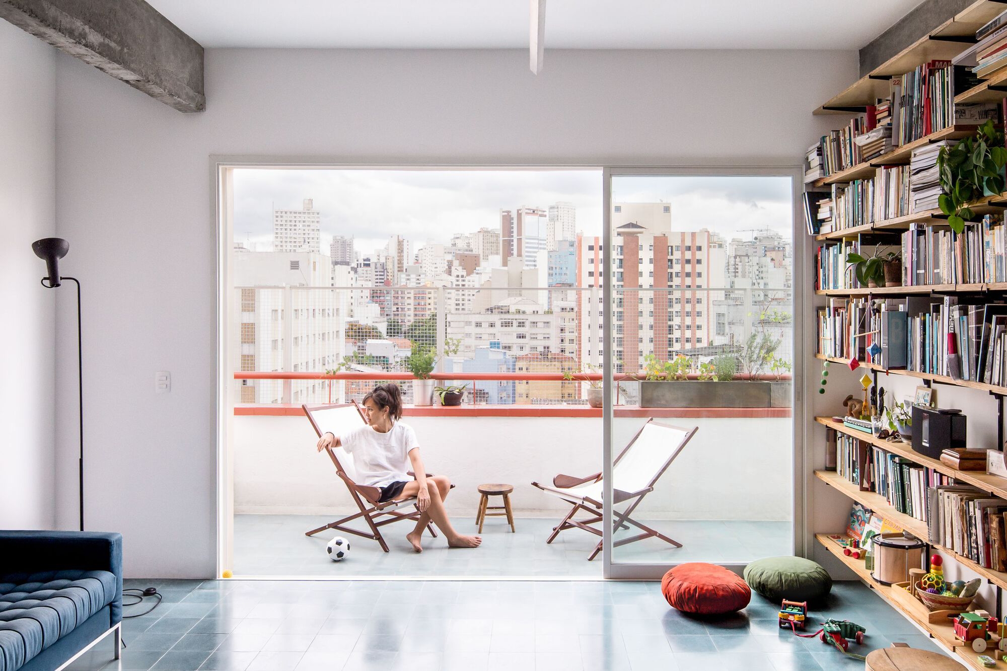RP Duplex’s wider balcony (top) with trees, Bloss’s freestanding Astra planter (middle) and Under the Barão's Sky Apartment’s window box balcony (bottom). Photos: Tap Nisim (top), Paula Monroy (bottom)