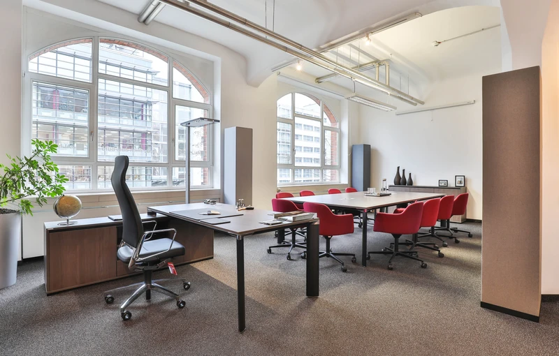 Historical architecture meets contemporary solutions for today's workplace requirements: Berlin PALMBERG's Berlin showroom in the north of the city