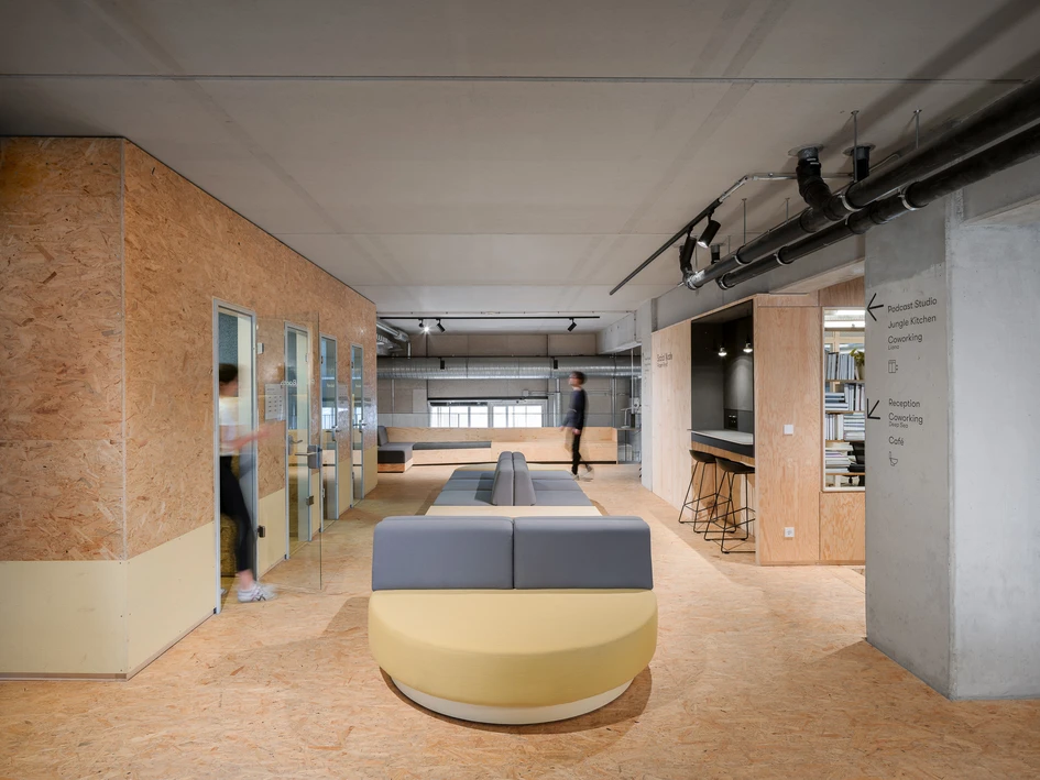 Sourcing used materials requires extra effort, but is worth it – not only in terms of construction costs, but also because certain building materials are sometimes in short supply. Photo: Studio Bowie