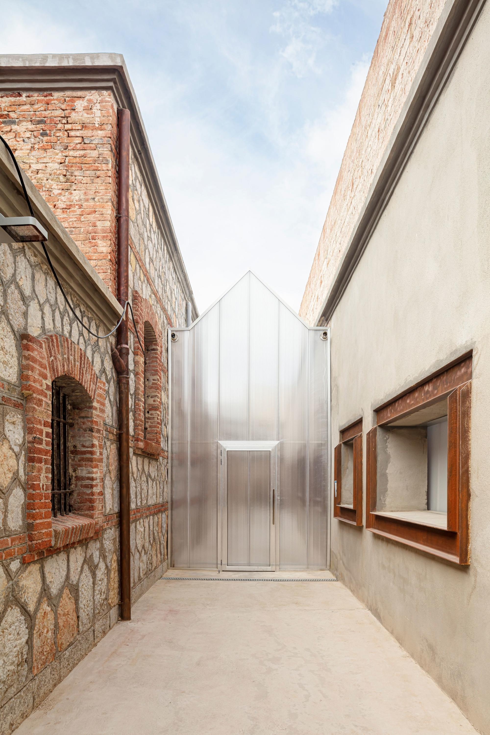 El Roser Social Centre by Josep Ferrando Architecture and Gallego Arquitectura. Photo: Adrià Goula
