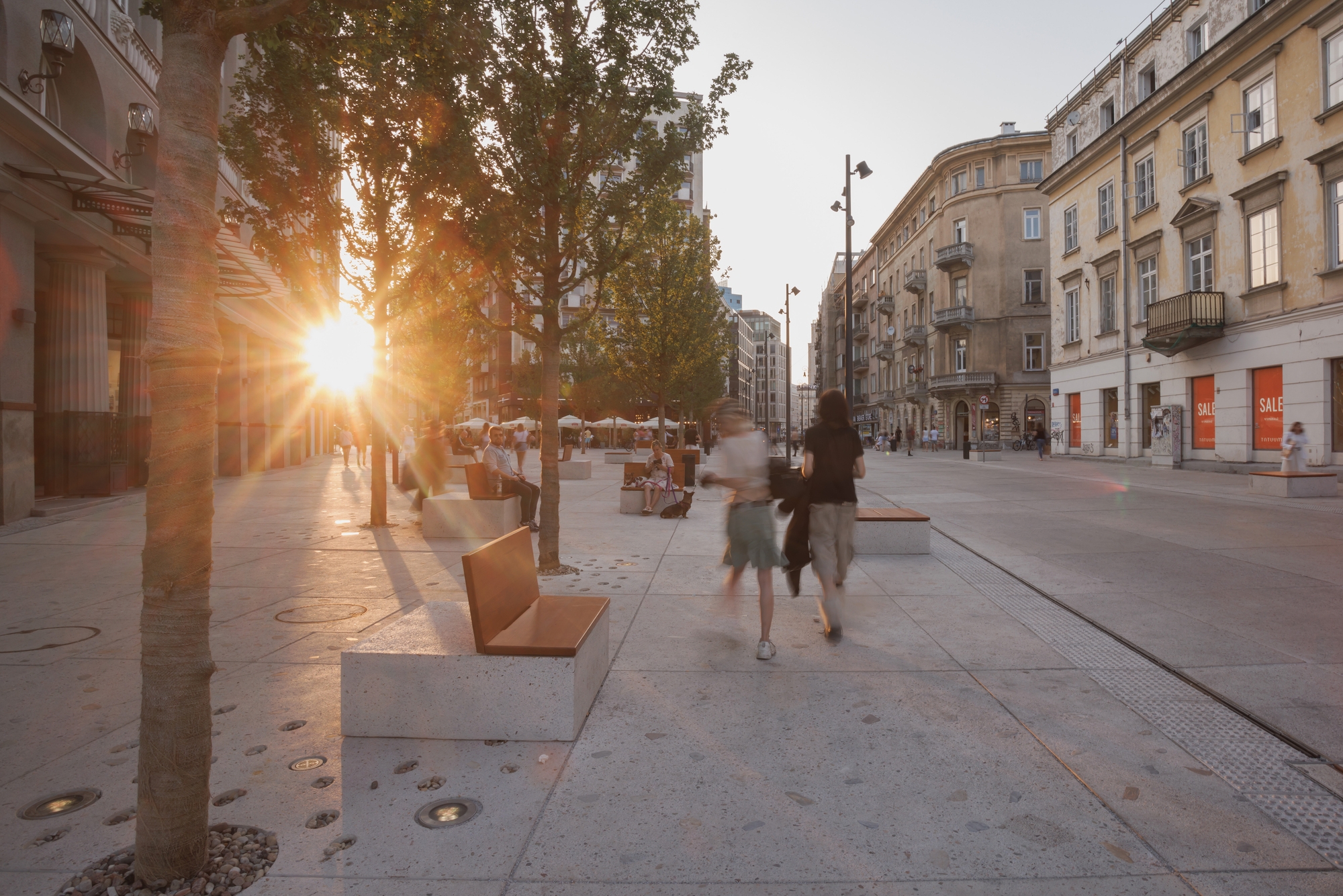 With reduced traffic, the busy intersection of Five Corners Square in Warsaw, Poland, prioritises pedestrians with an accessible paved public space. Photos: Bartek Barczyk