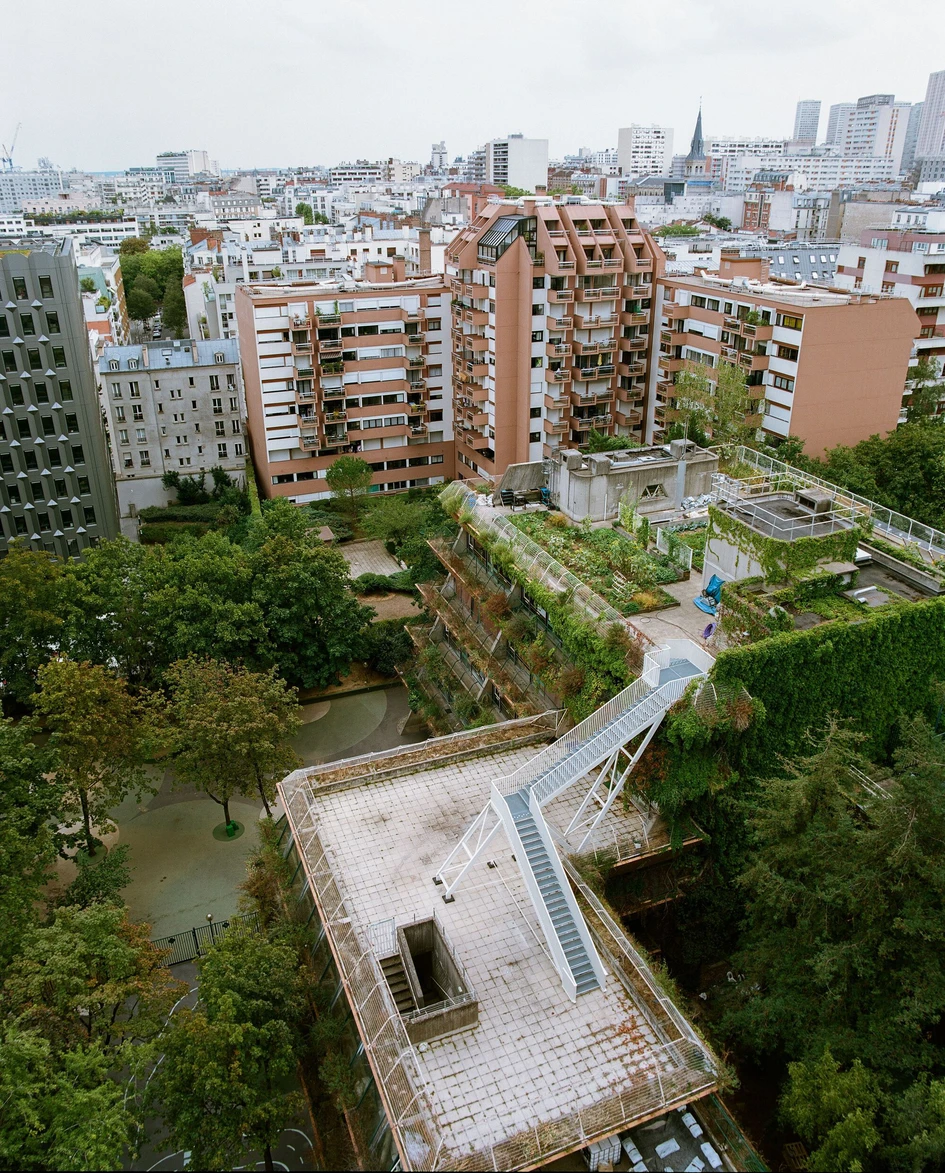 The Belvedere Stairs connect the Dunois school’s urban farm roof to another roof of a neighbouring building to improve safe access. Photos: Antoine Sequin