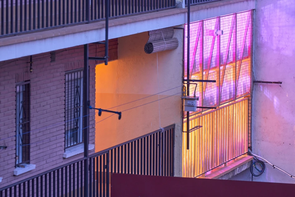 The intricate kitchen garden wall with grey water drip irrigation on the balcony of Husos Architects’ apartment for a man and his dog. Photos: José Hevia