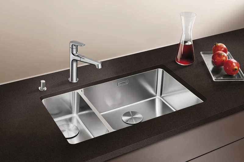 Blanco’s Andano sink can be realised as a full-sized single sink (top) a 50/50 double-sink combination (middle), a 70/30 single and a-half sink pair (bottom) or in many more iterations