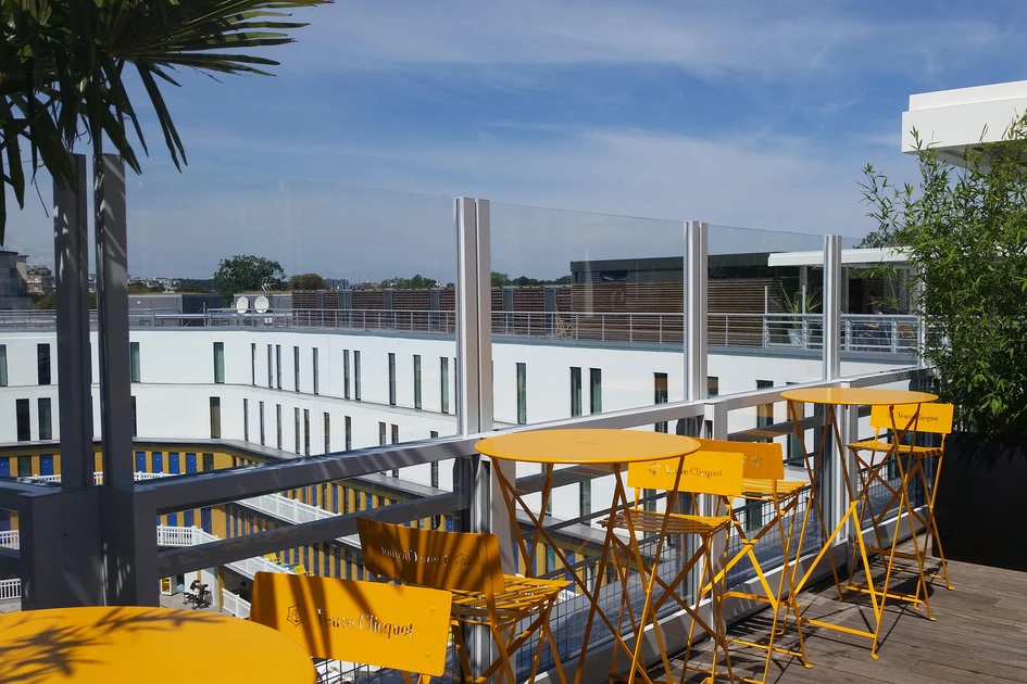 The slim profile of Fermob’s Bistro collection allows chair and table to sit like a bird on thin legs, informing a fast-paced informal atmosphere in hospitality spaces or at home