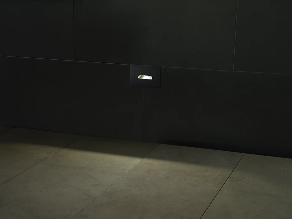 Naka 2.0, 3000K, 2W, asimmetrica, nero